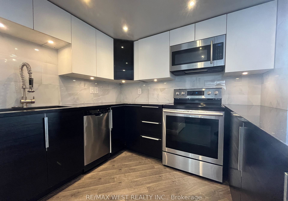 300-webb-drive-mississauga-ontario-w13054904