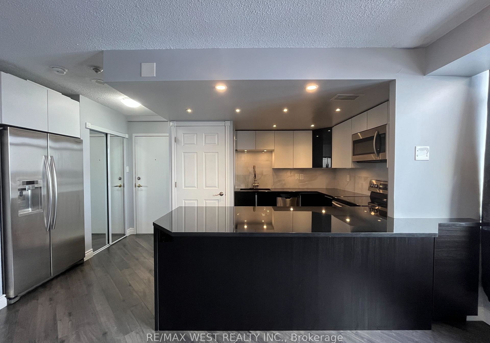 300-webb-drive-mississauga-ontario-w13054904