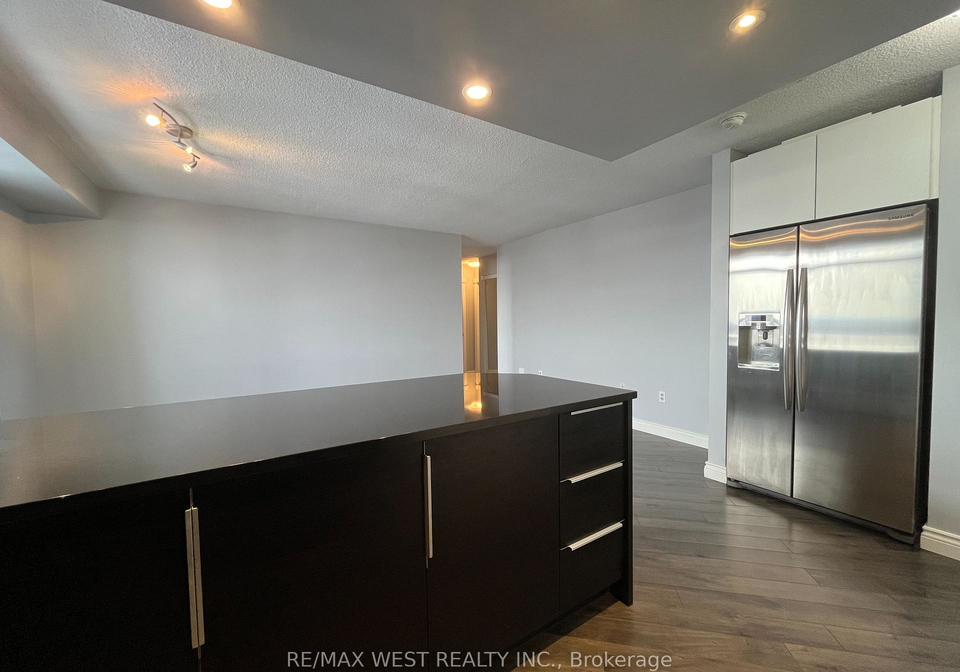 300-webb-drive-mississauga-ontario-w13054904
