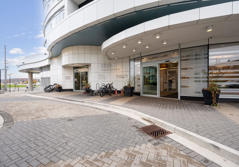 2520-eglinton-avenue-mississauga-ontario-w13055248