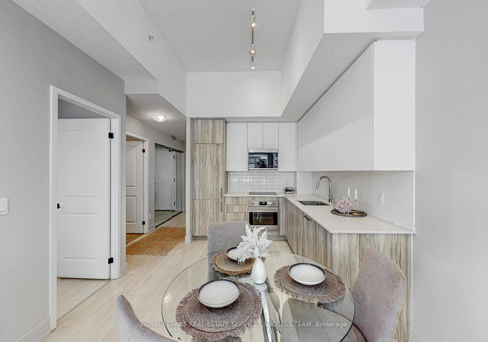 2485-taunton-road-oakville-ontario-w13055364