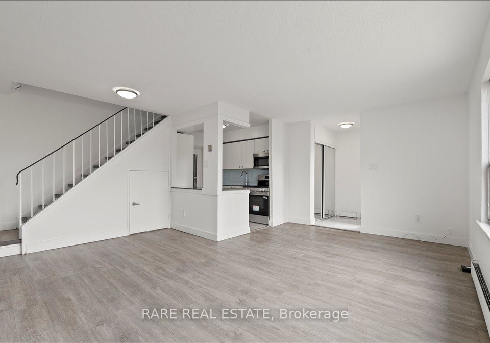 7555-goreway-drive-mississauga-ontario-w13055438