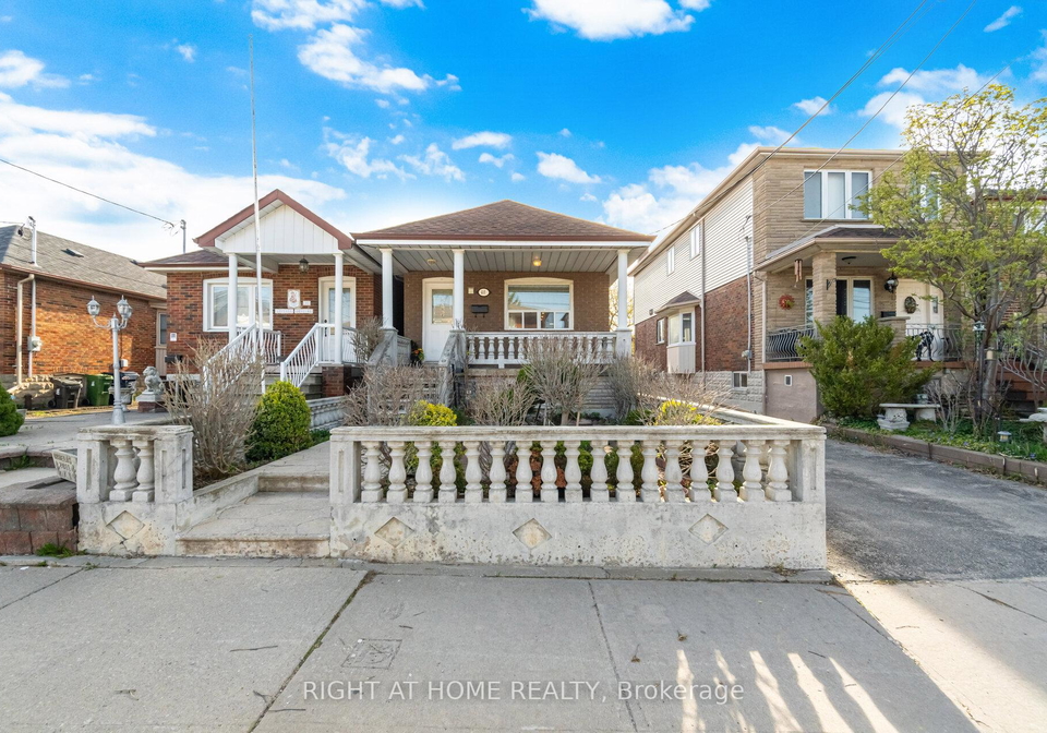 40-sanderstead-avenue-north-york-ontario-w13055570