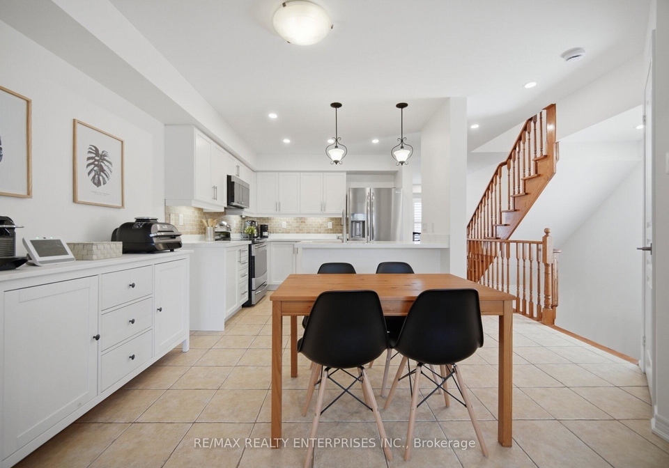 2339-saddlecreek-crescent-oakville-ontario-w13055608