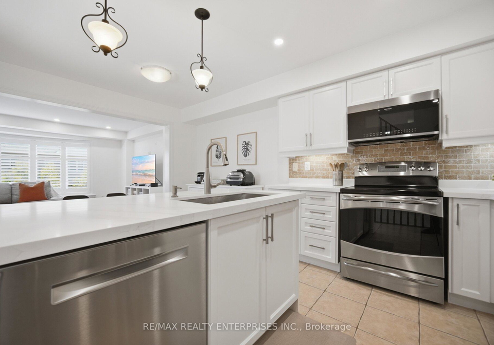 2339-saddlecreek-crescent-oakville-ontario-w13055608
