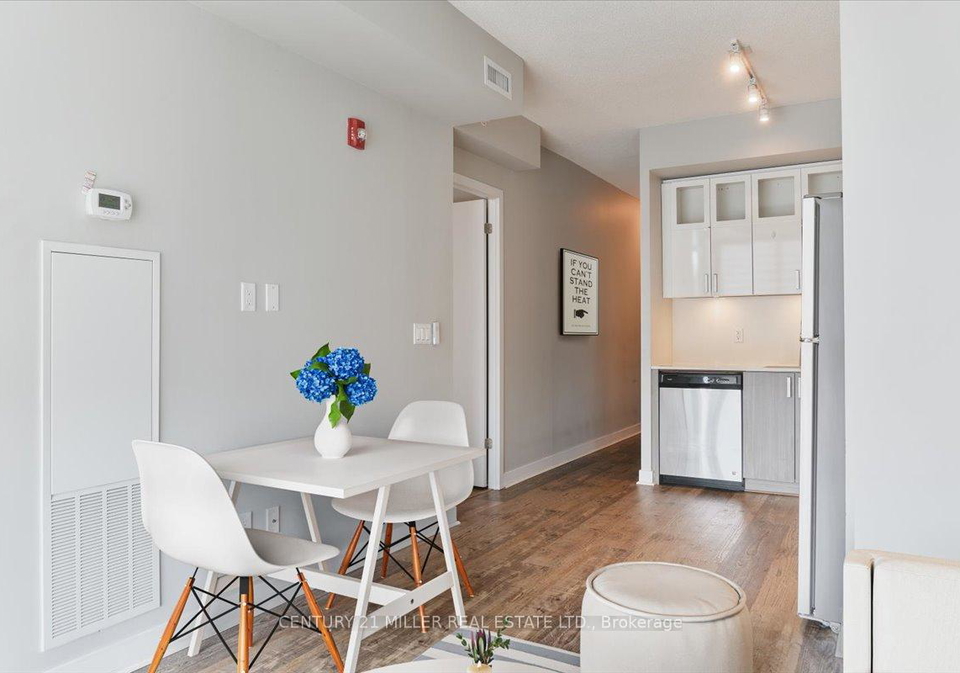 5240-dundas-street-w-burlington-ontario-w13055756