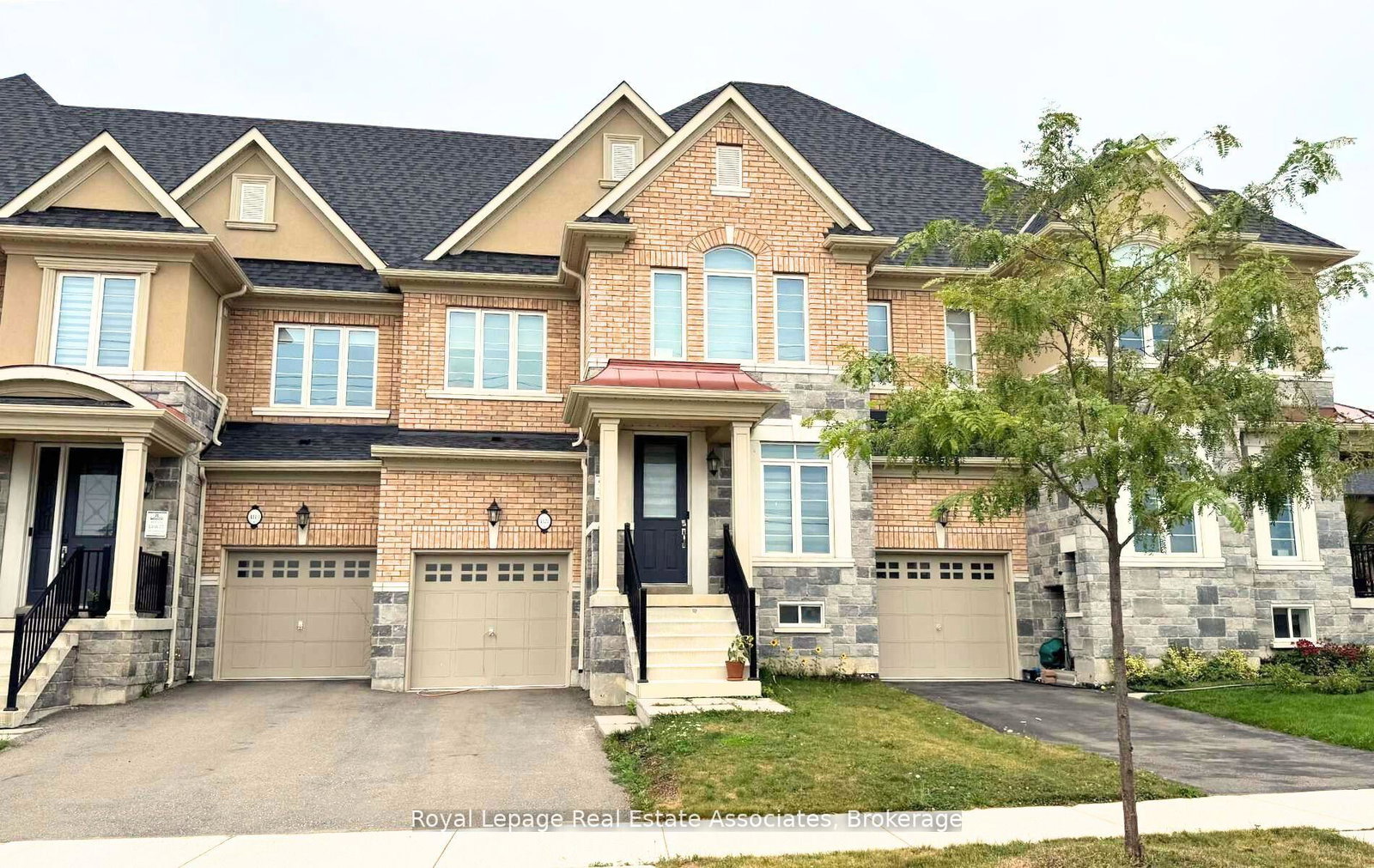 4121-hillsborough-crescent-oakville-ontario-w13056340