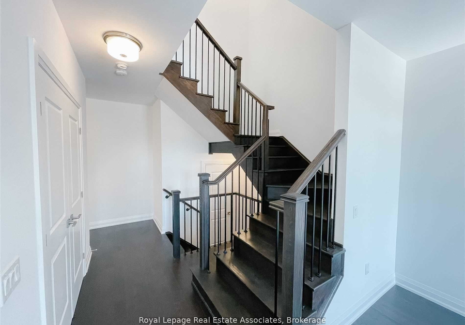 4121-hillsborough-crescent-oakville-ontario-w13056340