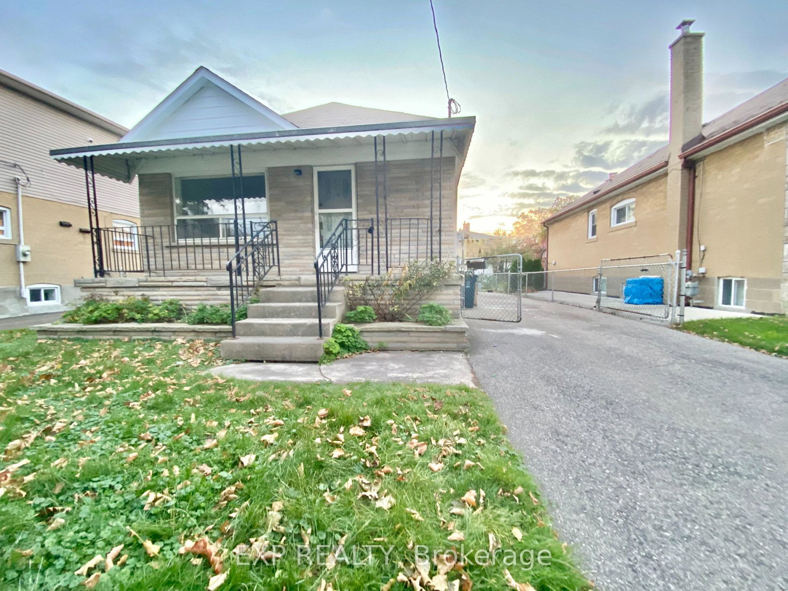 158-hallmark-avenue-etobicoke-ontario-w13056504