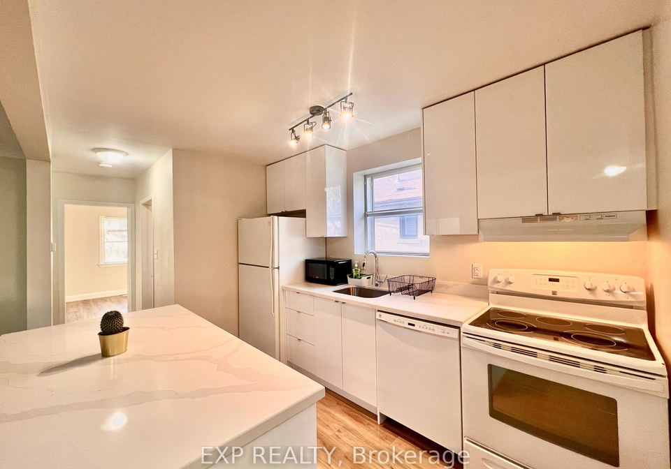 158-hallmark-avenue-etobicoke-ontario-w13056504