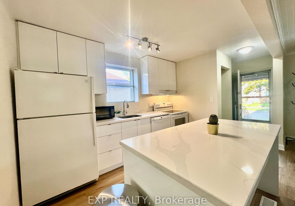158-hallmark-avenue-etobicoke-ontario-w13056504