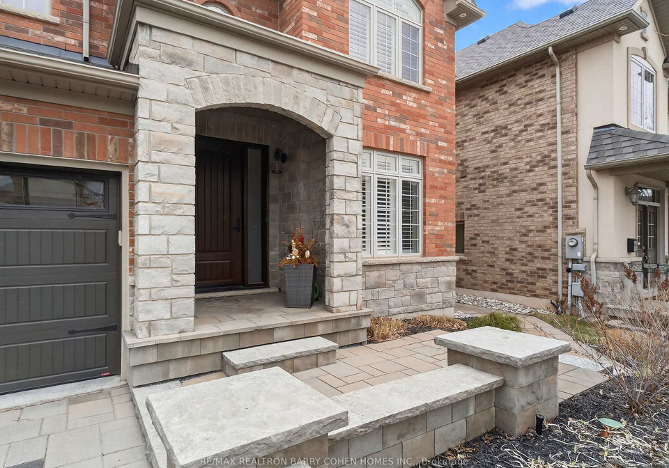 3225-saltaire-crescent-oakville-ontario-w13056634