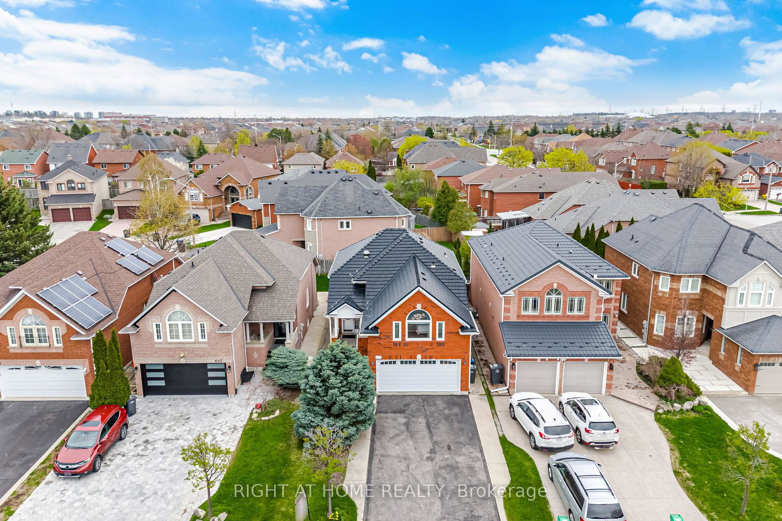 6113-maple-gate-circle-mississauga-ontario-w13057116