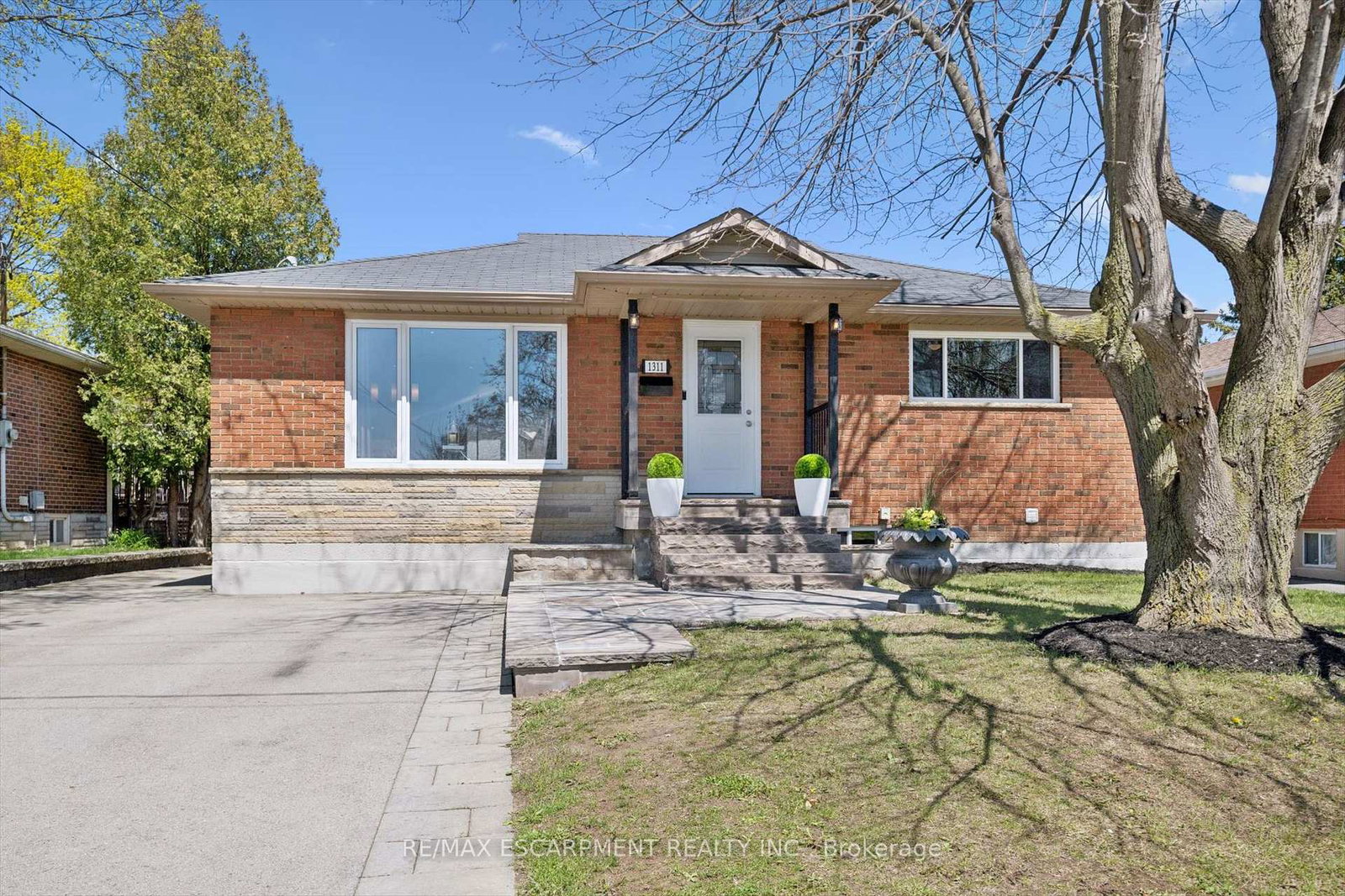 1130-royal-drive-burlington-ontario-w13057262