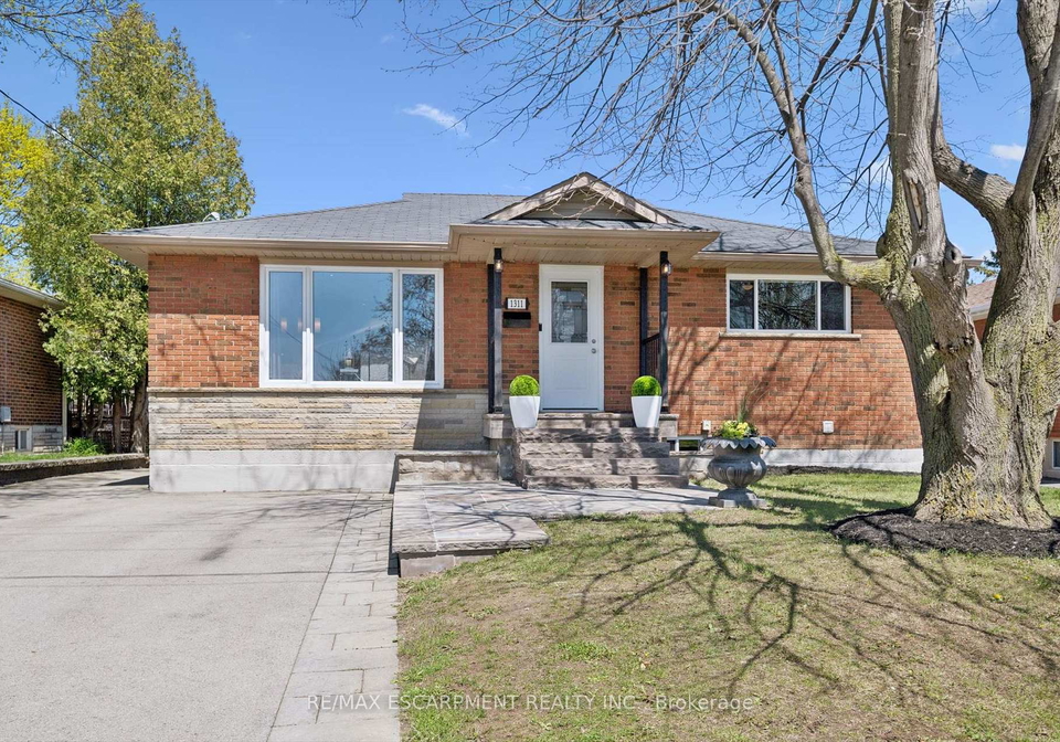 1130-royal-drive-burlington-ontario-w13057262