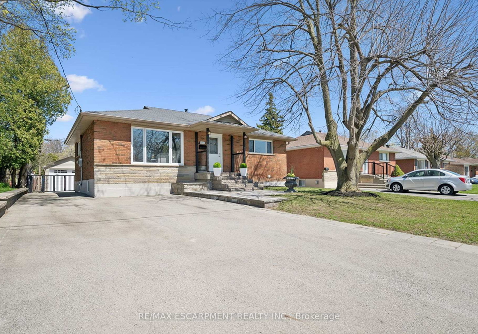 1130-royal-drive-burlington-ontario-w13057262