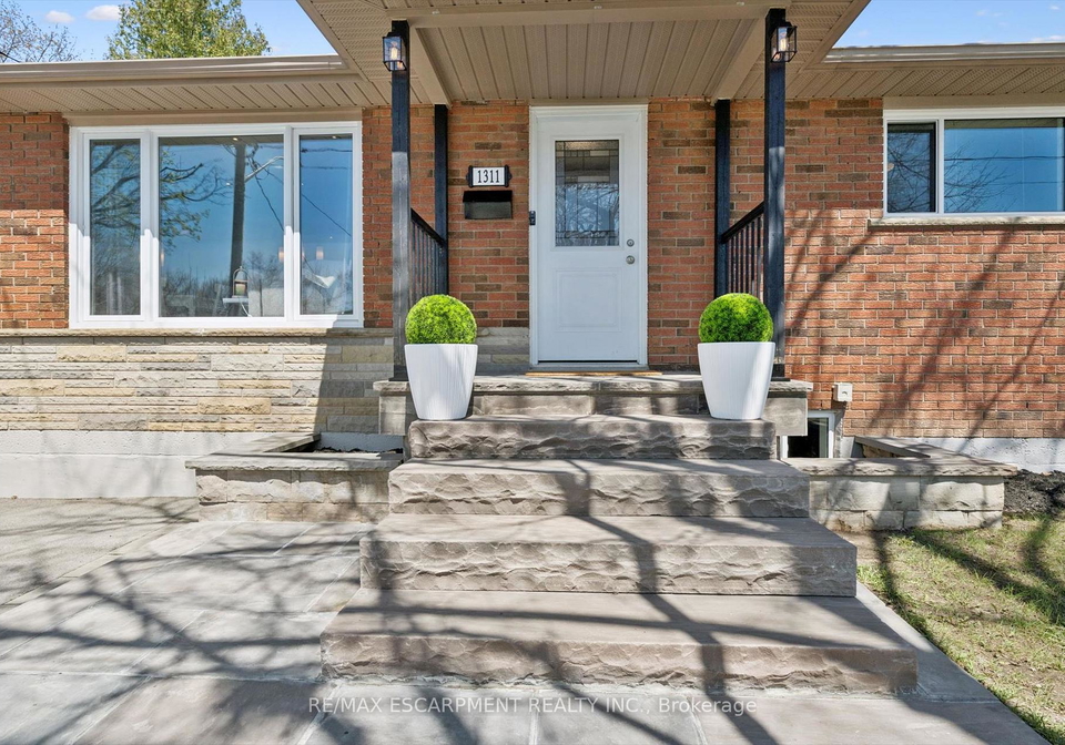 1130-royal-drive-burlington-ontario-w13057262