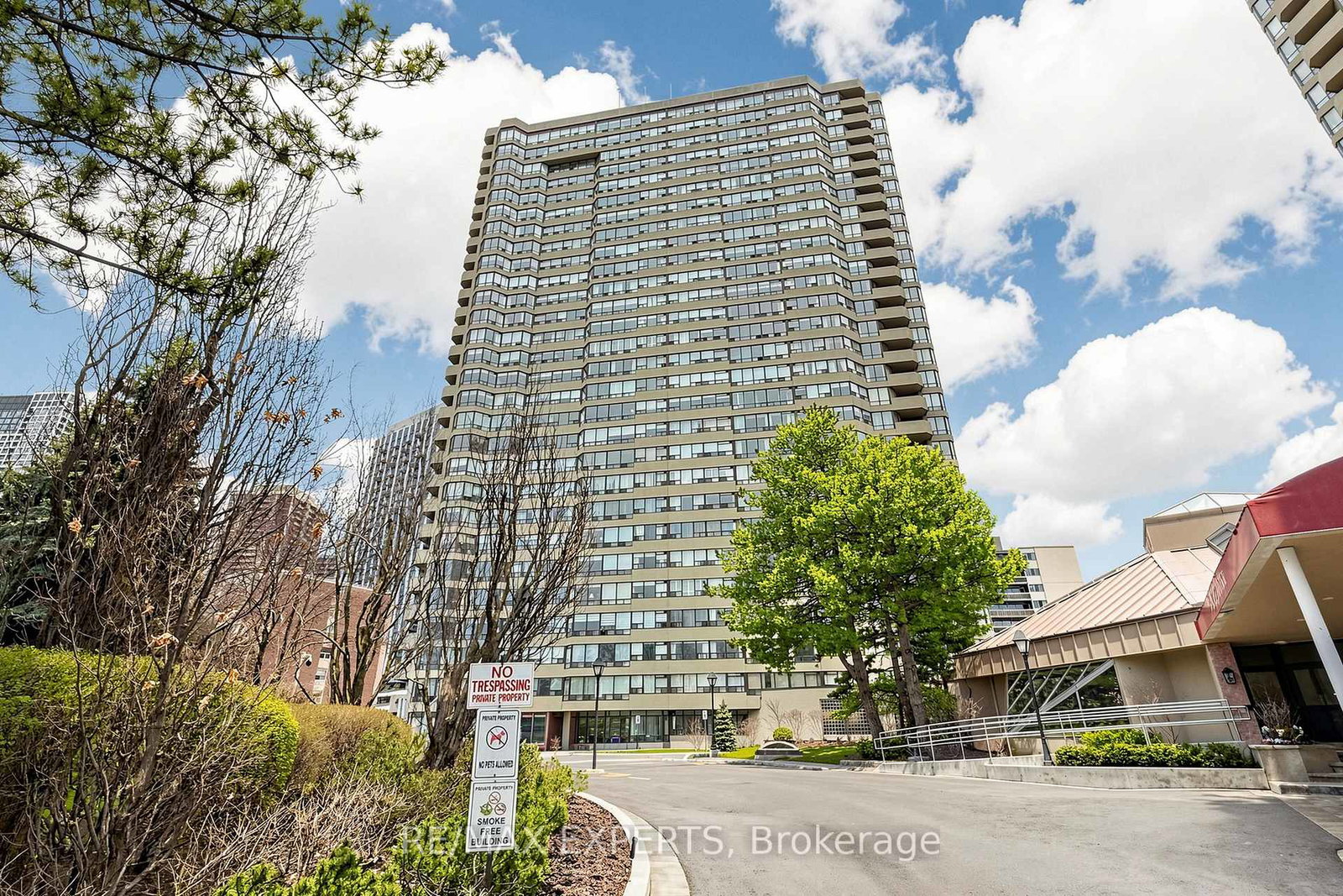 1300-islington-avenue-etobicoke-ontario-w13057966