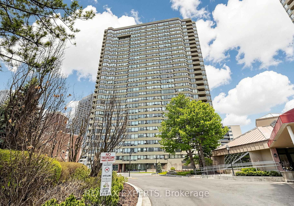 1300-islington-avenue-etobicoke-ontario-w13057966