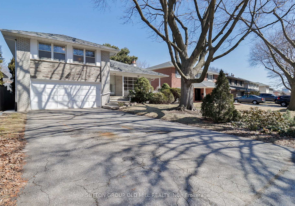 32-hunting-ridge-etobicoke-ontario-w13057996