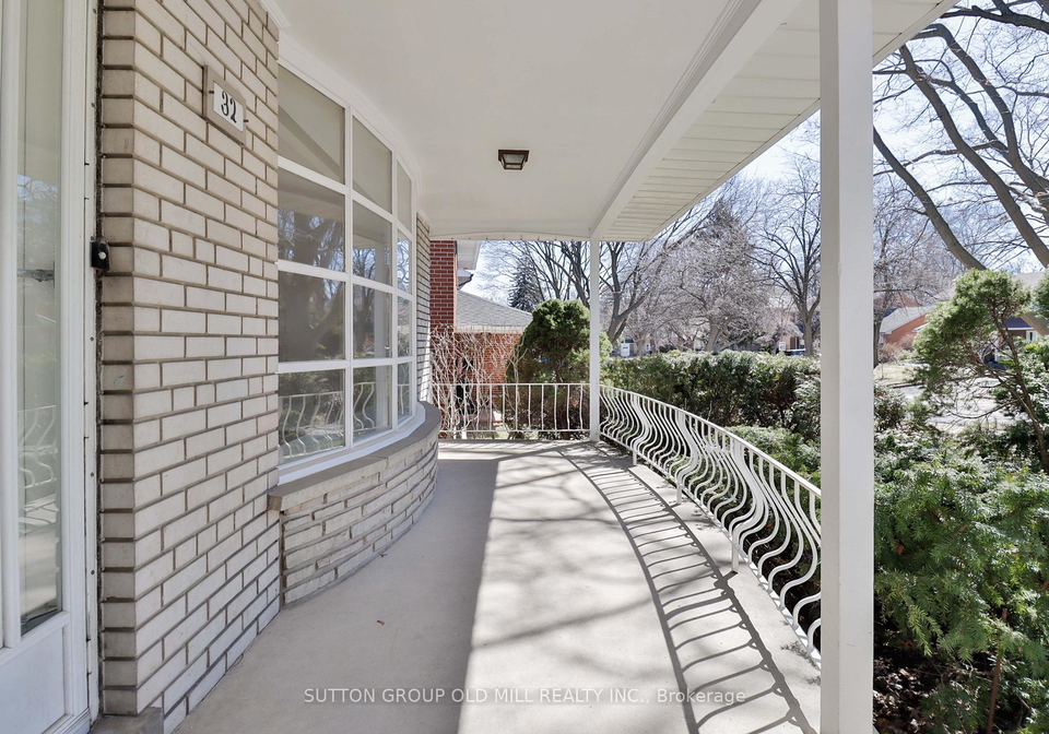 32-hunting-ridge-etobicoke-ontario-w13057996
