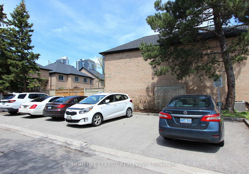 4635-regents-terrace-mississauga-ontario-w13058028