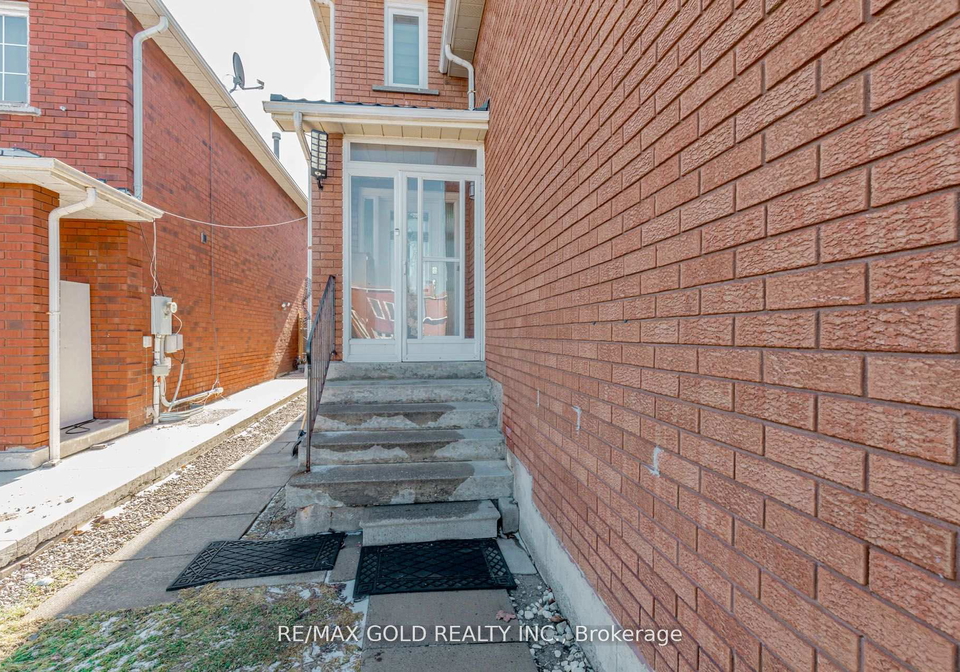 61-kingknoll-drive-brampton-ontario-w13058256