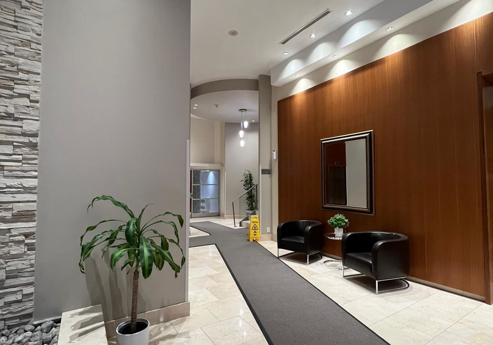 220-burnhamthorpe-road-w-mississauga-ontario-w13058320
