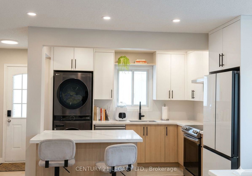 5-haida-square-brampton-ontario-w13058394