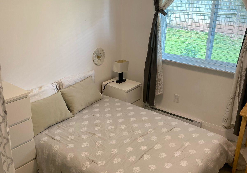 1498-pilgrims-way-oakville-ontario-w13058640