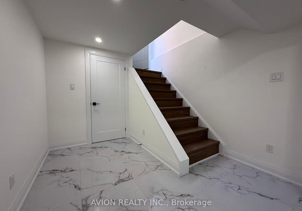 bsmt-1438-winterbourne-drive-oakville-ontario-w13058742