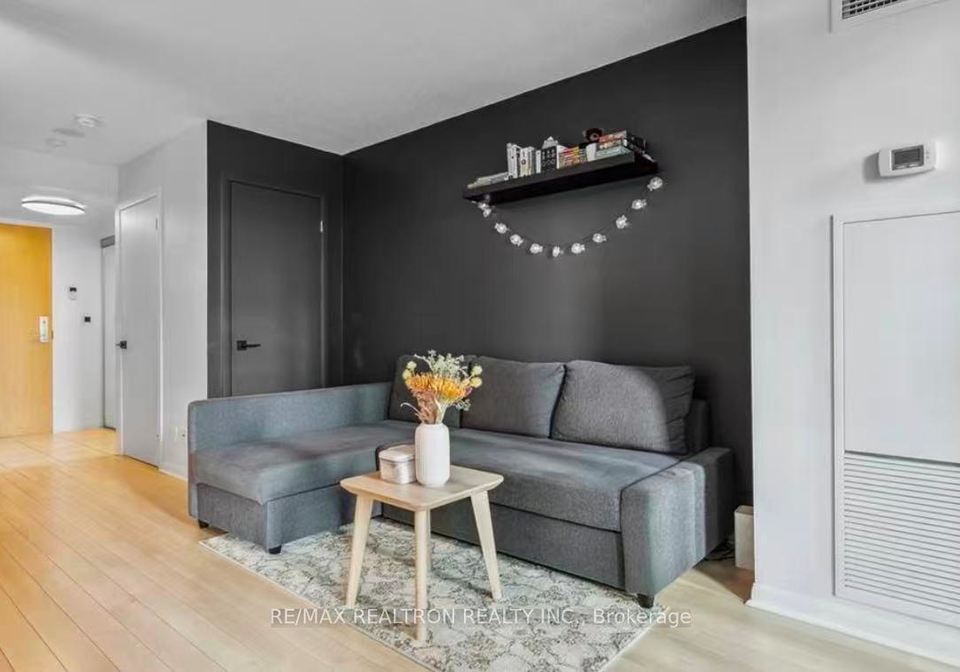 185-legion-road-n-etobicoke-ontario-w13059048