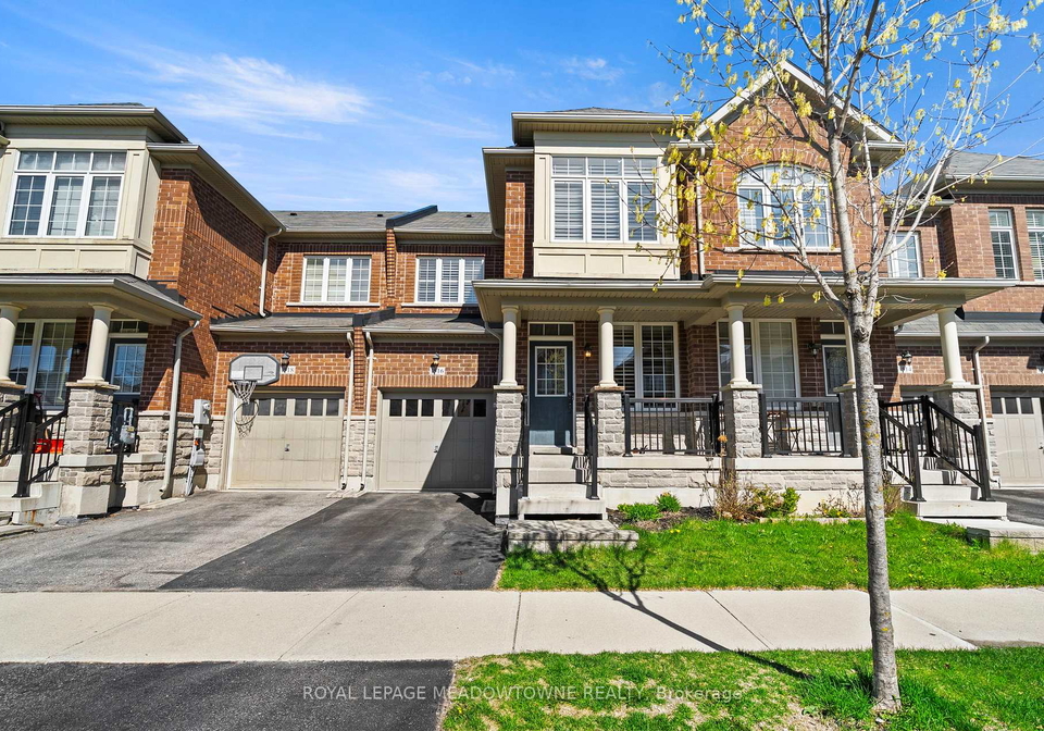 1516-haws-crescent-milton-ontario-w13059228