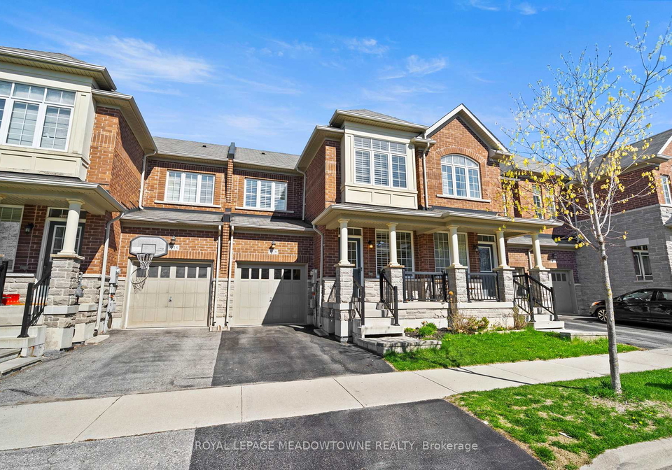 1516-haws-crescent-milton-ontario-w13059228