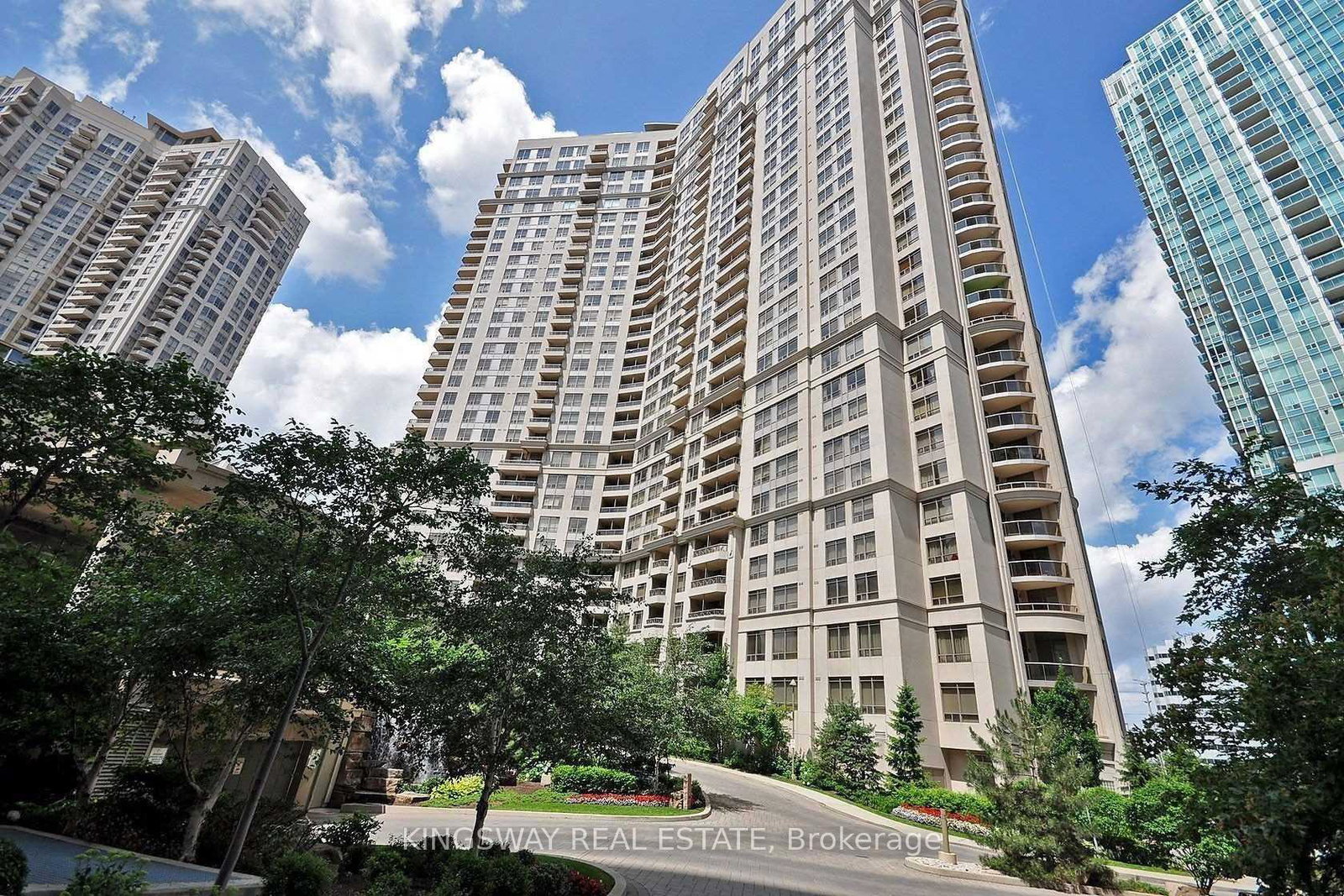 3888-duke-of-york-boulevard-mississauga-ontario-w13059606