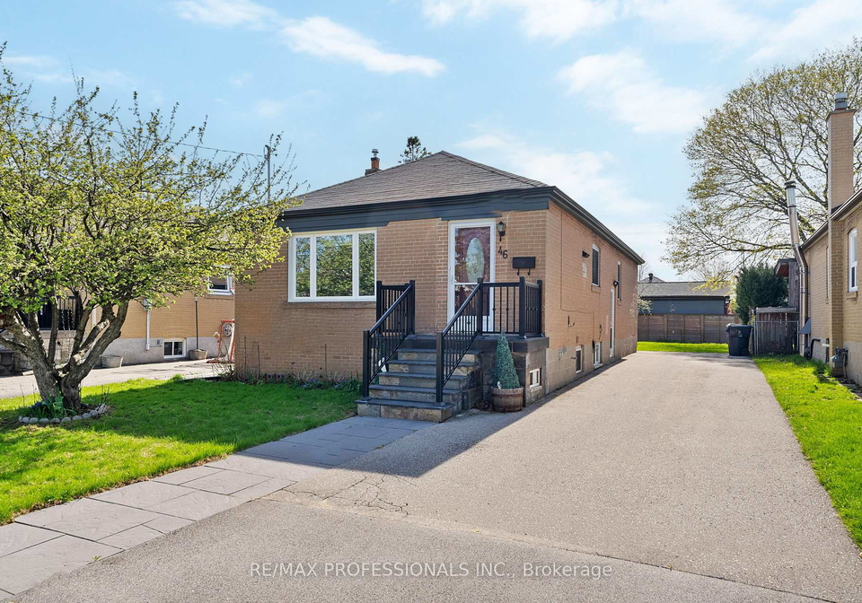 46-stock-avenue-etobicoke-ontario-w13059630