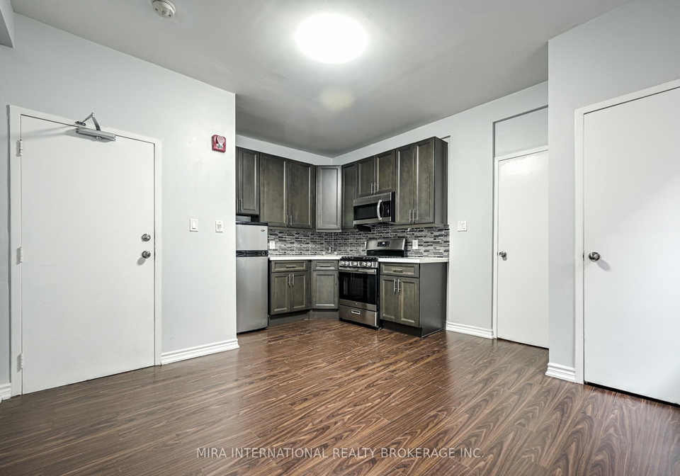 70-melbourne-avenue-toronto-ontario-w13060824