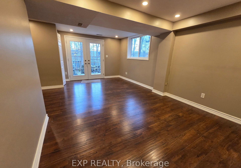 696-penny-lane-burlington-ontario-w13061010