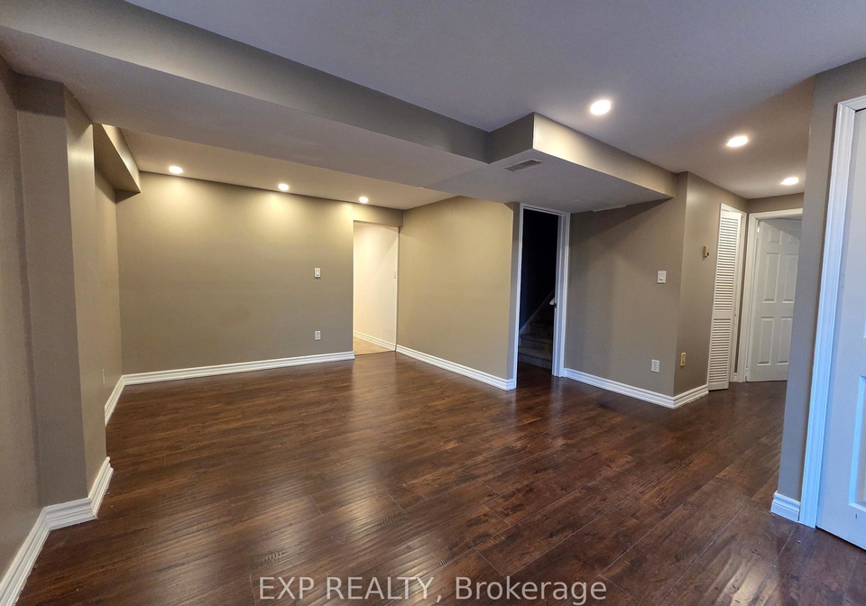696-penny-lane-burlington-ontario-w13061010