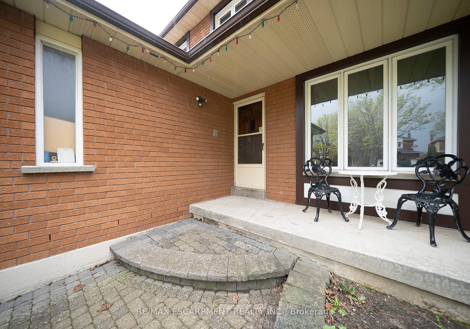 2057-wincanton-crescent-mississauga-ontario-w13061438