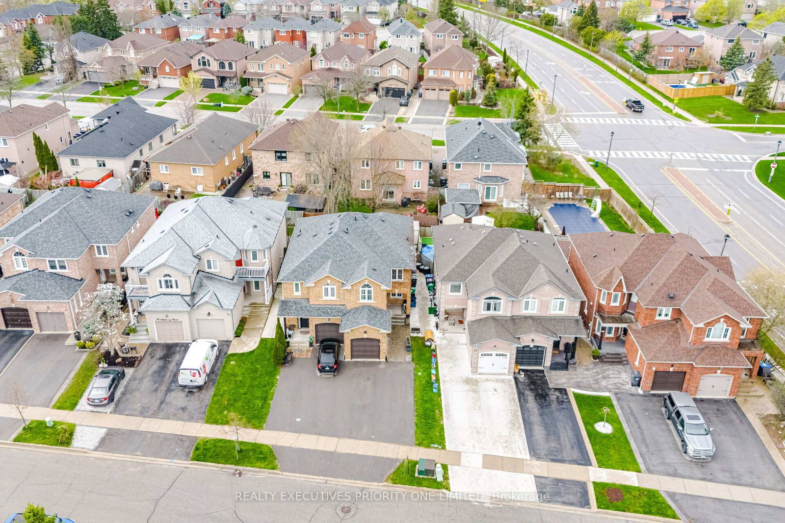 24-archbury-circle-caledon-ontario-w13061882