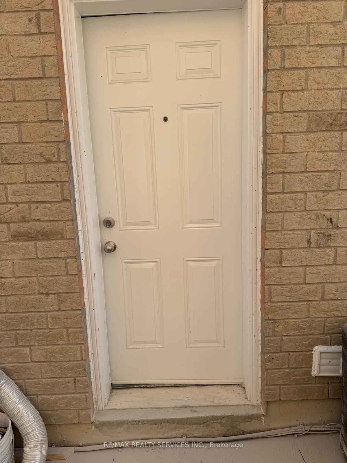 42-cadillac-crescent-s-brampton-ontario-w13062552