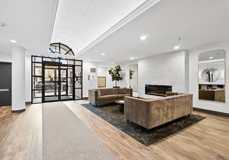 185-robinson-street-oakville-ontario-w13062840