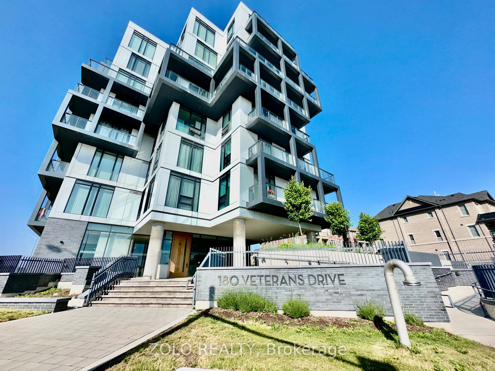 180-veterans-drive-brampton-ontario-w13062854