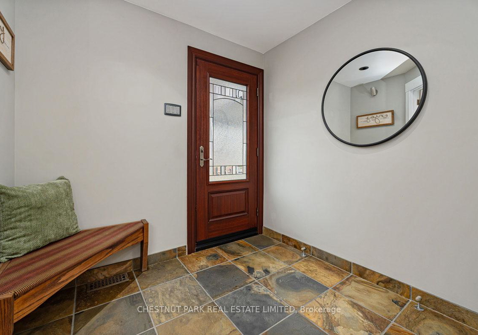 16-vanderbrent-crescent-etobicoke-ontario-w13063092