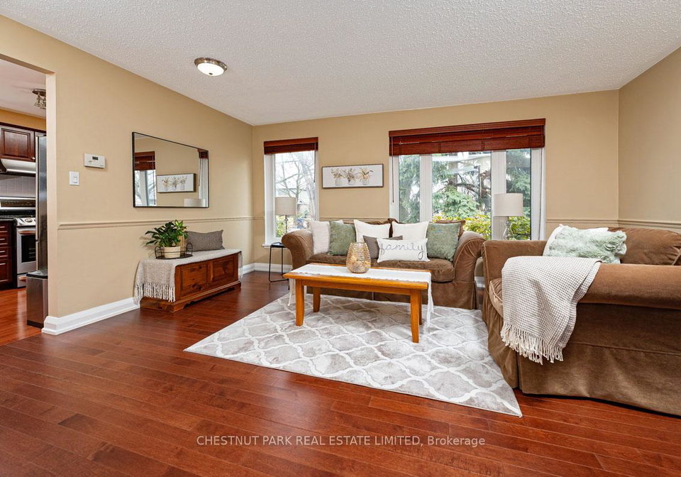 16-vanderbrent-crescent-etobicoke-ontario-w13063092