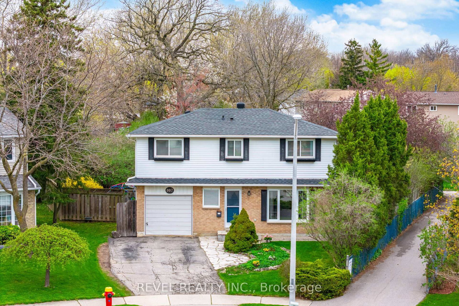 807-secord-court-milton-ontario-w13063154