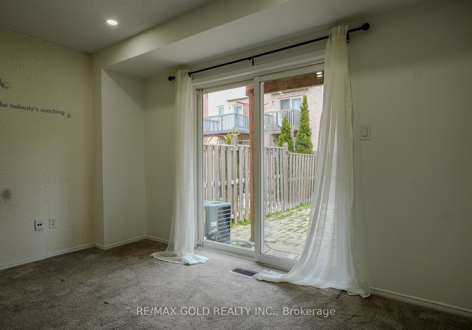7059-fairmeadow-crescent-mississauga-ontario-w13063646