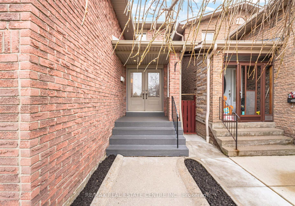 1596-lewes-way-mississauga-ontario-w13063792