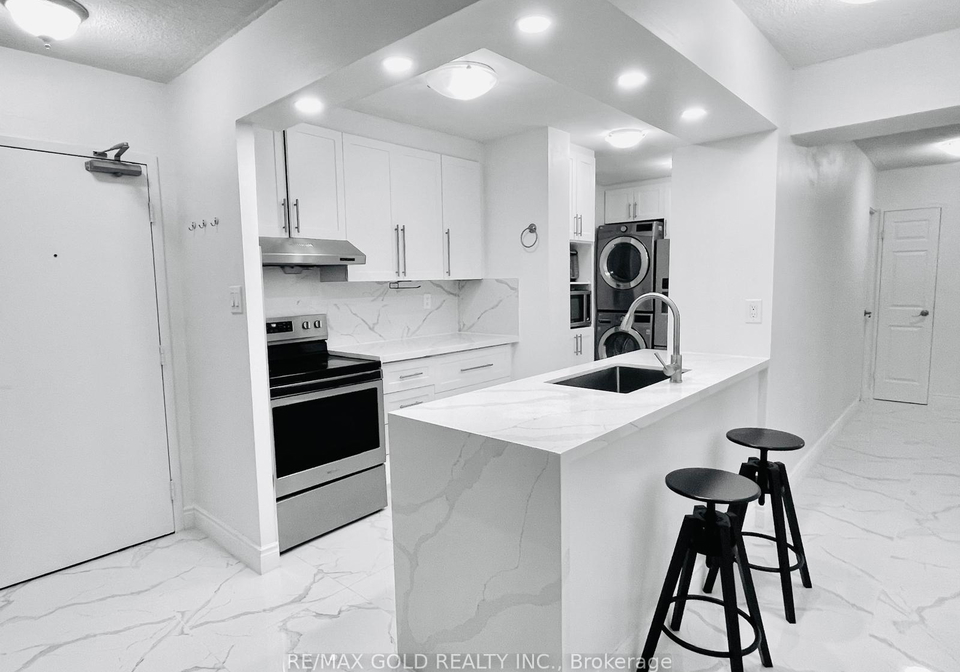 390-dixon-road-etobicoke-ontario-w13063986